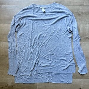 H&M Light Gray Knit Sweater lightweight fitted crewneck pullover high low hem XS